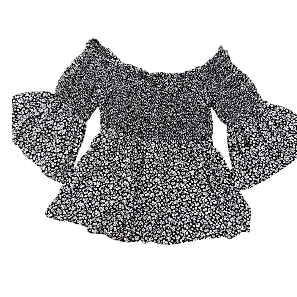 Forever 21 Womens Black White Ditsy Floral Smocked Off Shoulder Bell Sleeve Top‎